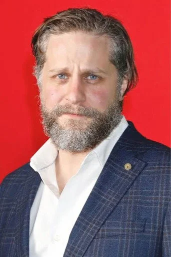 Chân dung Joe Tippett