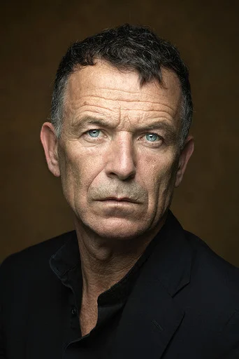 Chân dung Raymond Thiry