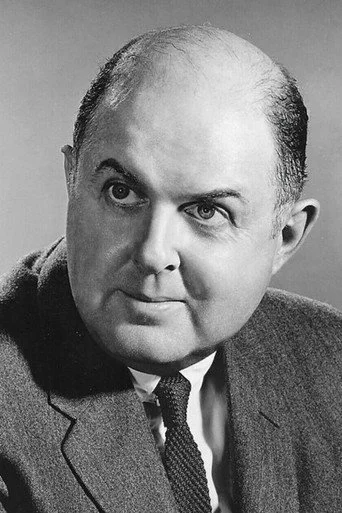 Chân dung John McGiver