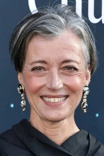 Chân dung Mia Sara