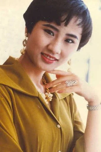 Chân dung Lily Chung Suk-Wai