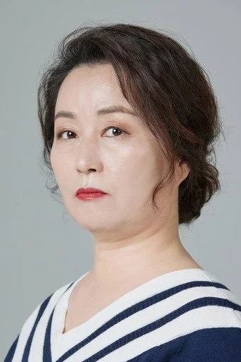 Chân dung Jung Eun-kyoung