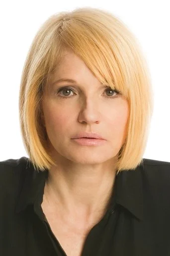 Chân dung Ellen Barkin