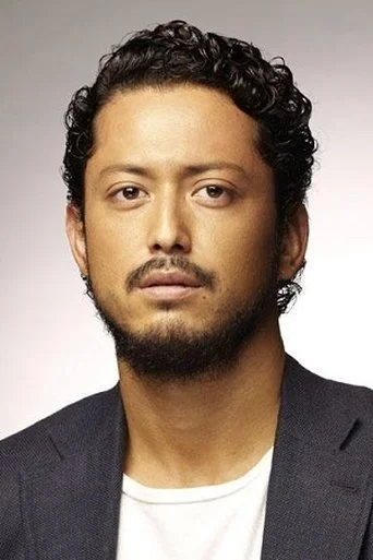 Chân dung Hiroyuki Ikeuchi