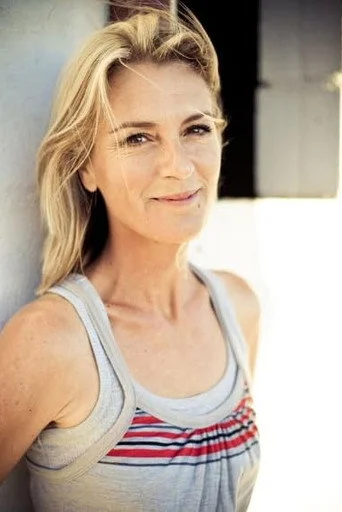 Chân dung Julie Hartley