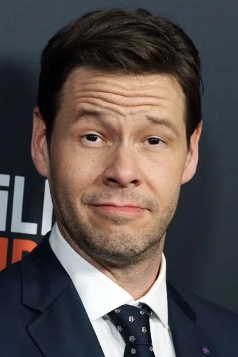 Chân dung Ike Barinholtz
