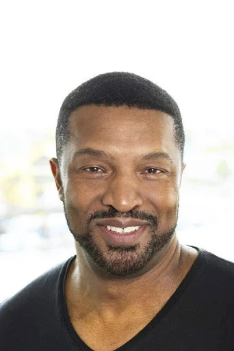 Chân dung Roger Cross