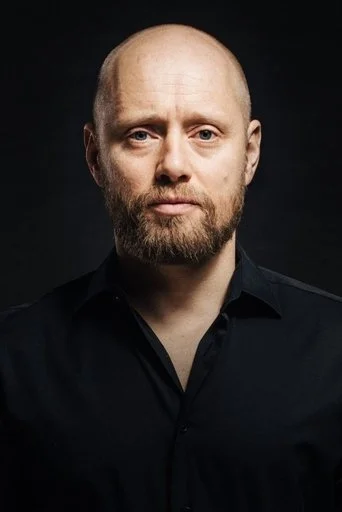 Chân dung Aksel Hennie