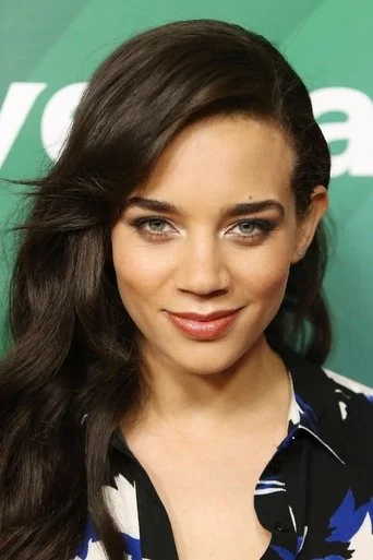 Chân dung Hannah John-Kamen