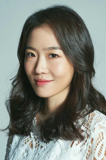Chân dung Joo Min-kyung