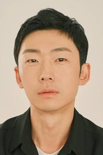 Chân dung Lee Jin-seong