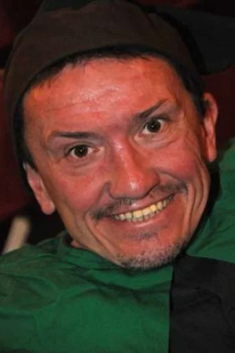 Chân dung Graham Hughes