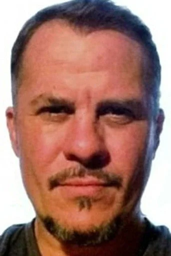Chân dung Toby Bronson