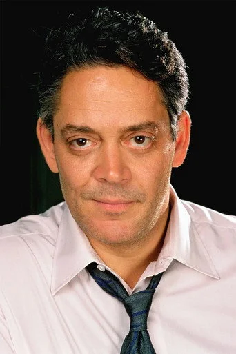 Chân dung Raúl Juliá