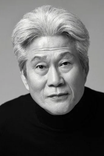 Chân dung Lee Do-gyeong