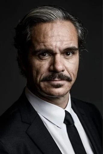 Chân dung Tony Dalton
