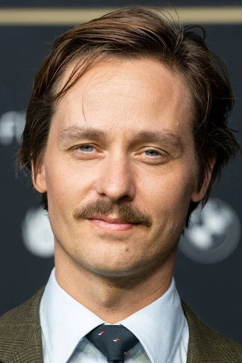 Chân dung Tom Schilling