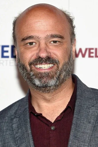 Chân dung Scott Adsit