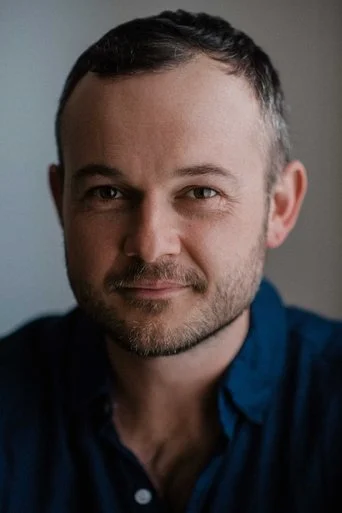 Chân dung Daniel Henshall