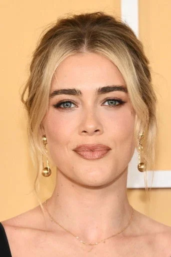 Chân dung Melissa Roxburgh