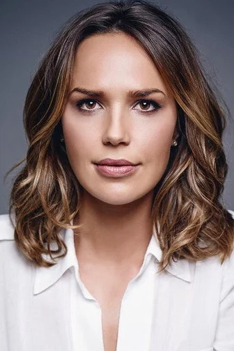 Chân dung Arielle Kebbel