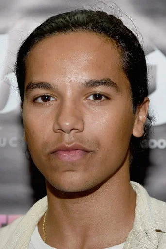 Chân dung Tyler Dean Flores
