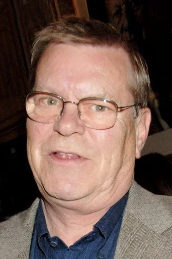 Chân dung Warren Clarke