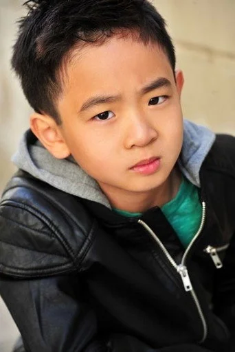 Chân dung Dylan Henry Lau