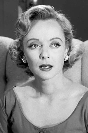 Chân dung Barbara Baxley
