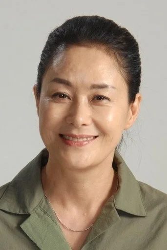 Chân dung Lee Hwa-young