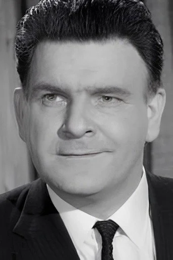 Chân dung Godfrey Quigley