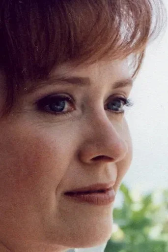 Chân dung Julie Osburn