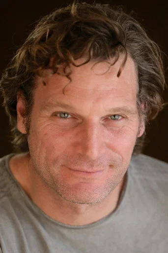 Chân dung Jean Michel Paré