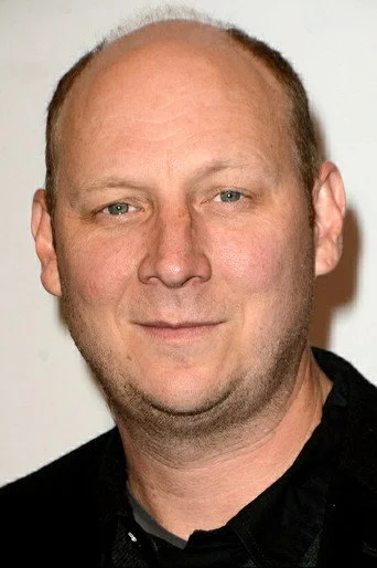 Chân dung Dan Bakkedahl