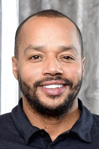 Chân dung Donald Faison