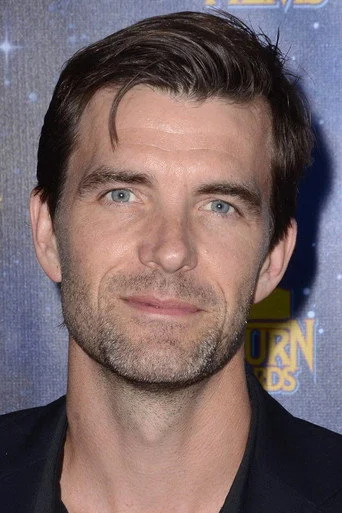 Chân dung Lucas Bryant