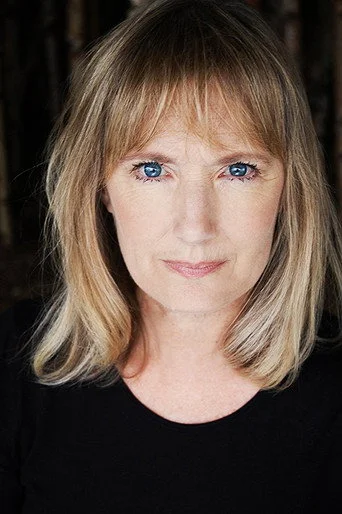 Chân dung Nicola Wright