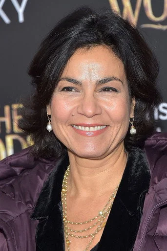 Chân dung Rachel Ticotin