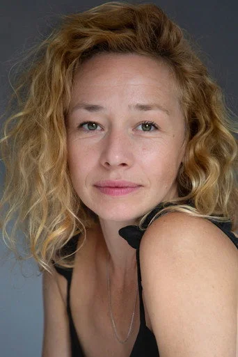 Chân dung Ellie Piercy
