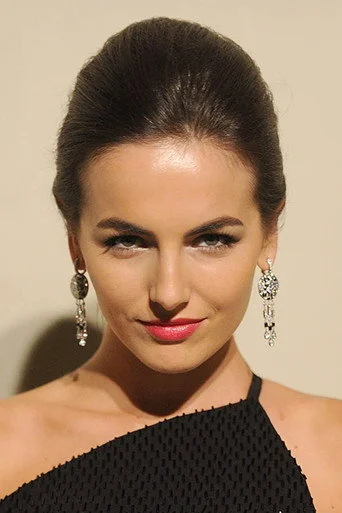 Chân dung Camilla Belle