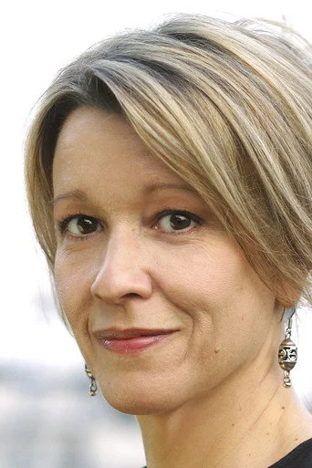 Chân dung Linda Emond