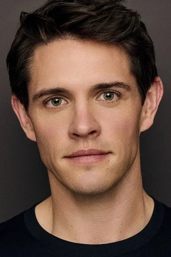 Chân dung Casey Cott