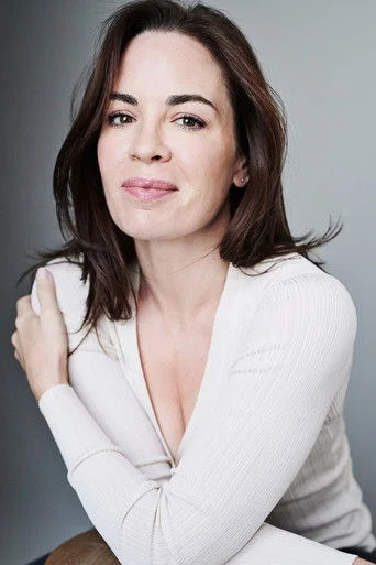 Chân dung Eve Macklin