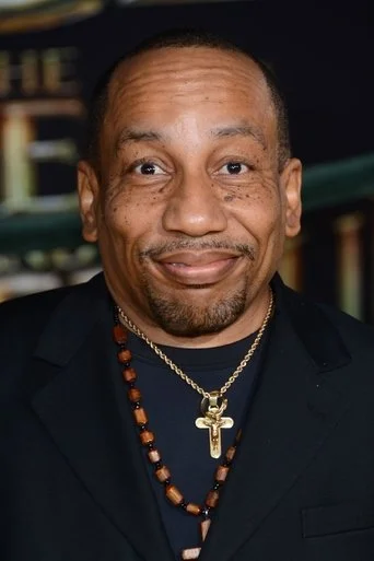 Chân dung Tony Cox