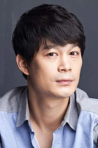 Chân dung Han Chul-woo