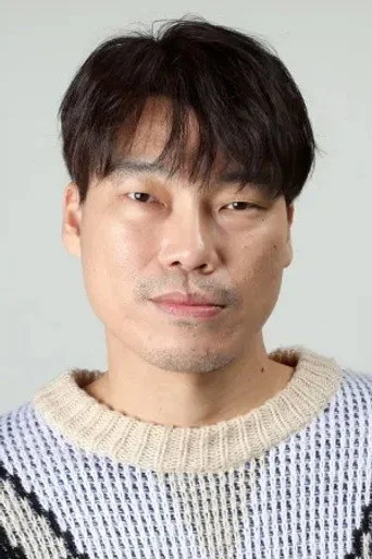 Chân dung Bae Jin-woong