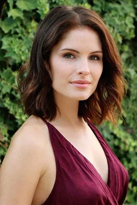 Chân dung Olivia Grace Applegate
