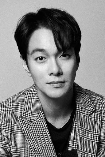 Chân dung Lee Kyu-han