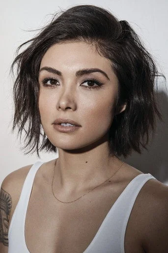 Chân dung Daniella Pineda