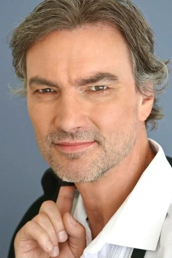 Chân dung Clive Ashborn